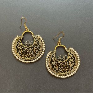 Indian traditional ethnic gold & white dangling earrings NWT Bollywood statement
